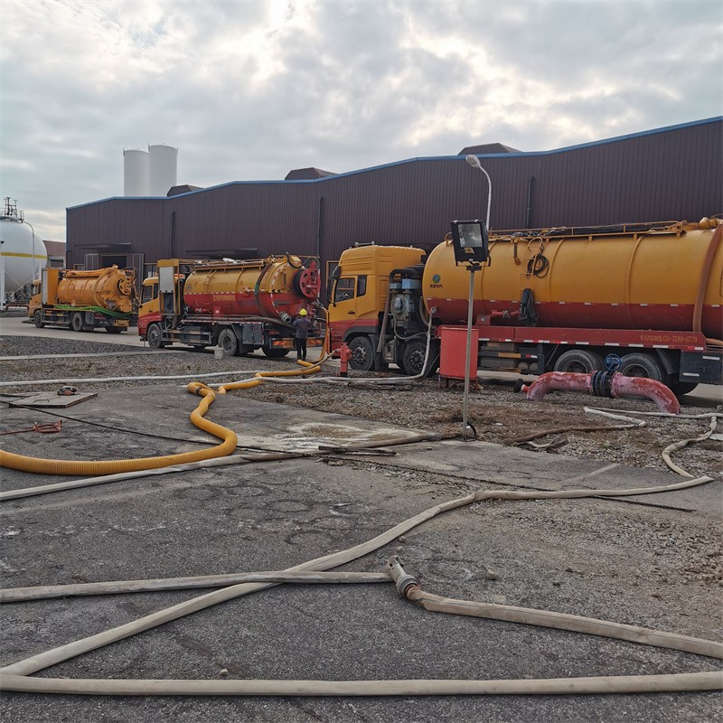 凤泉污水池清理